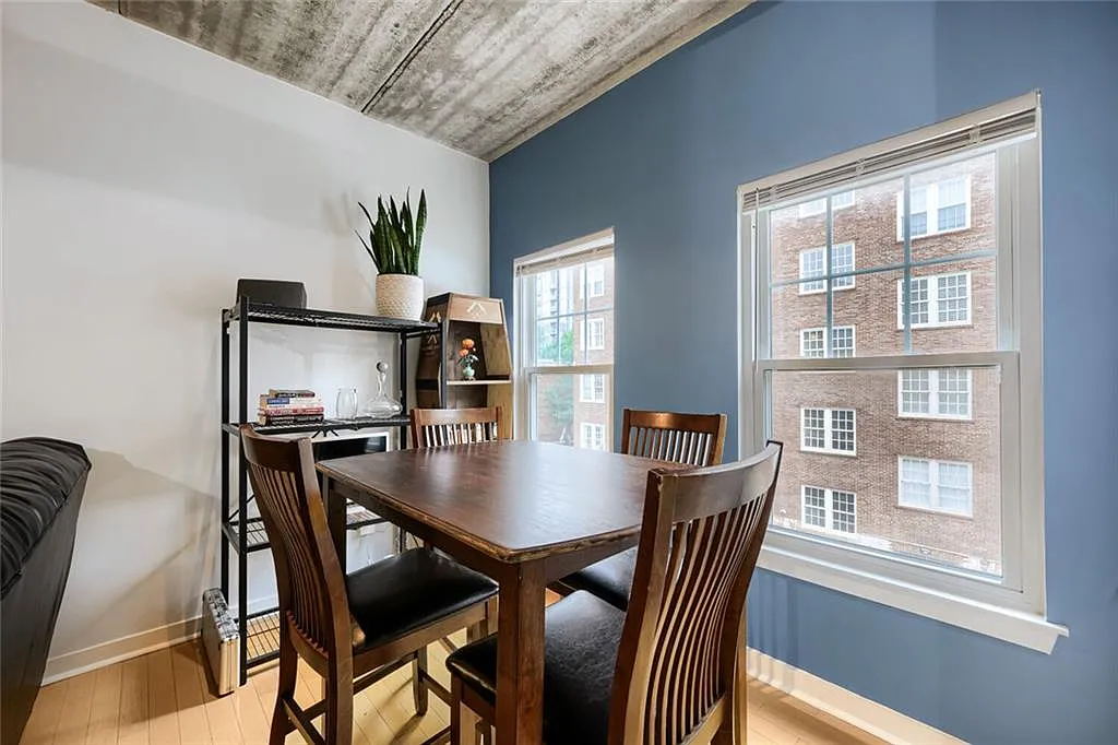 2 bed, 2.0 bath, 1181 sqft, $2,700 — Photo 4