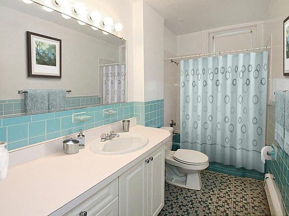 4th image of 1539 Beacon St #21-12A
