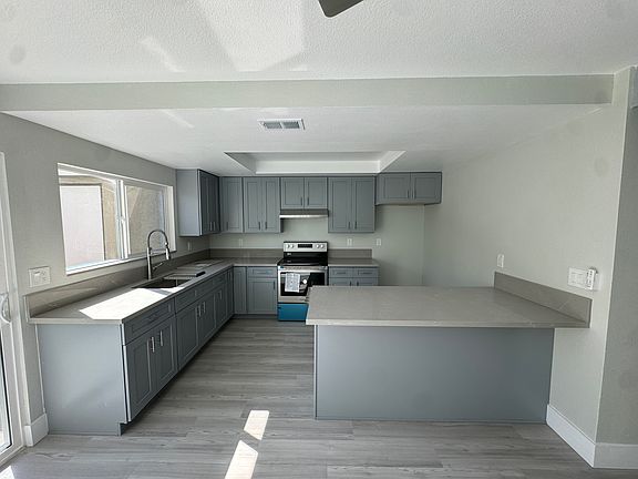 2nd image of 1015 Iris Ave #C