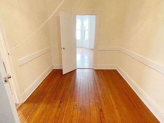4th image of 14-28 Astoria Park S #1B