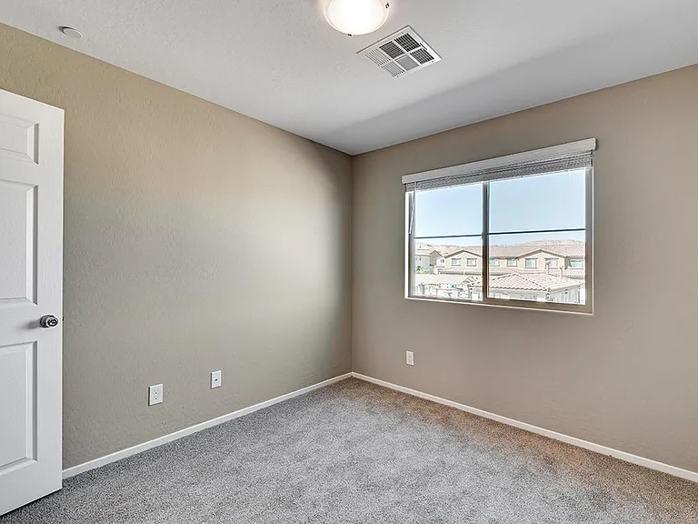 6238 Mavora Lakes St — Photo 41