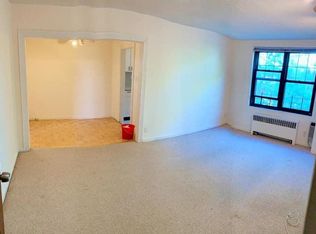 69-94 136th St #B, Flushing, NY 11367