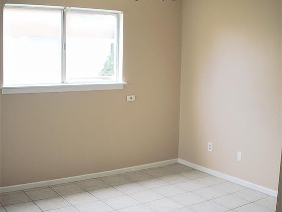 4th image of 432 Melody Ln