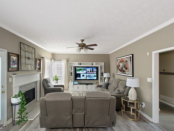 5th image of 165 Ashlyn Rdg