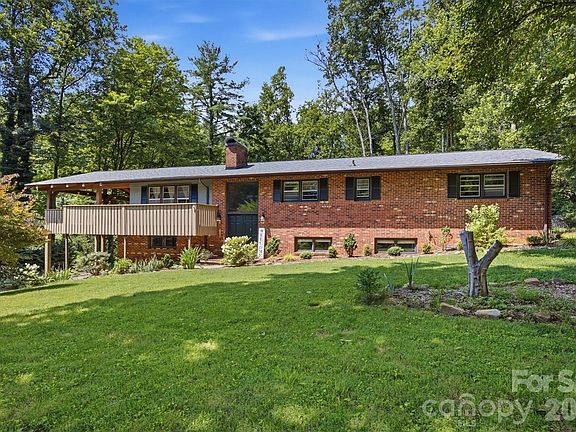 3rd image of 1125 Brockmore Dr