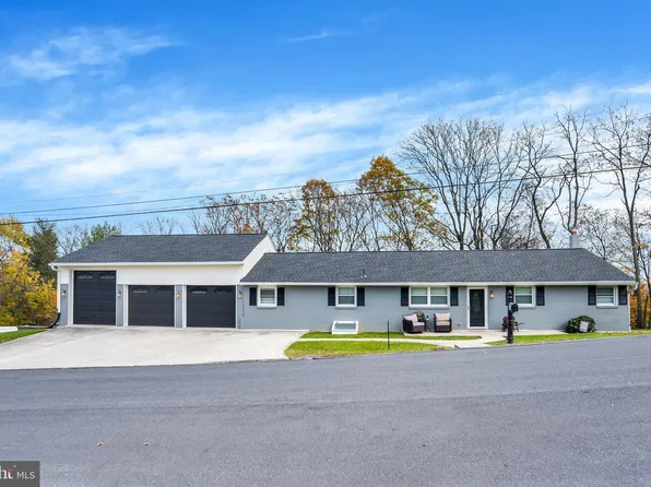 22 Arwin Dr, Hummelstown, PA 17036