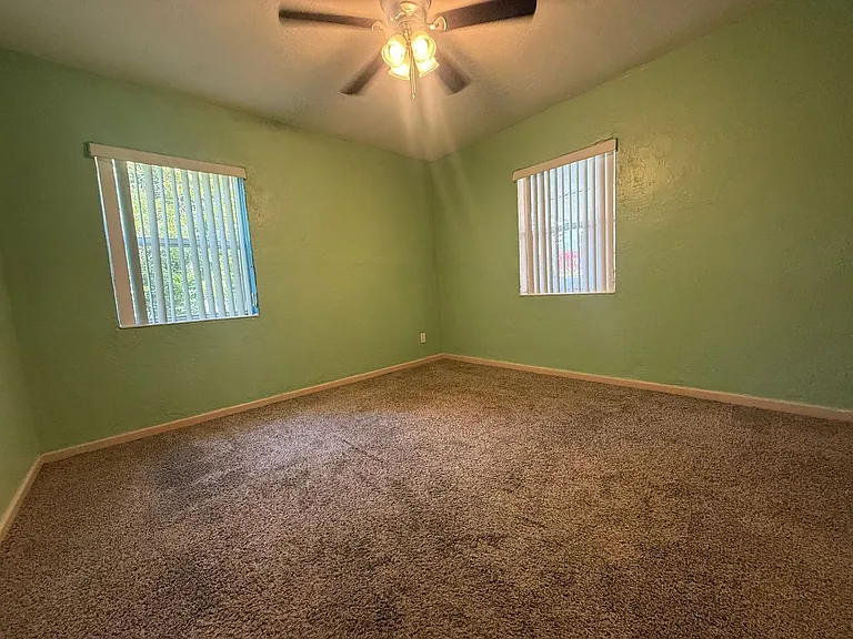 580 Berkshire Rd — Photo 7