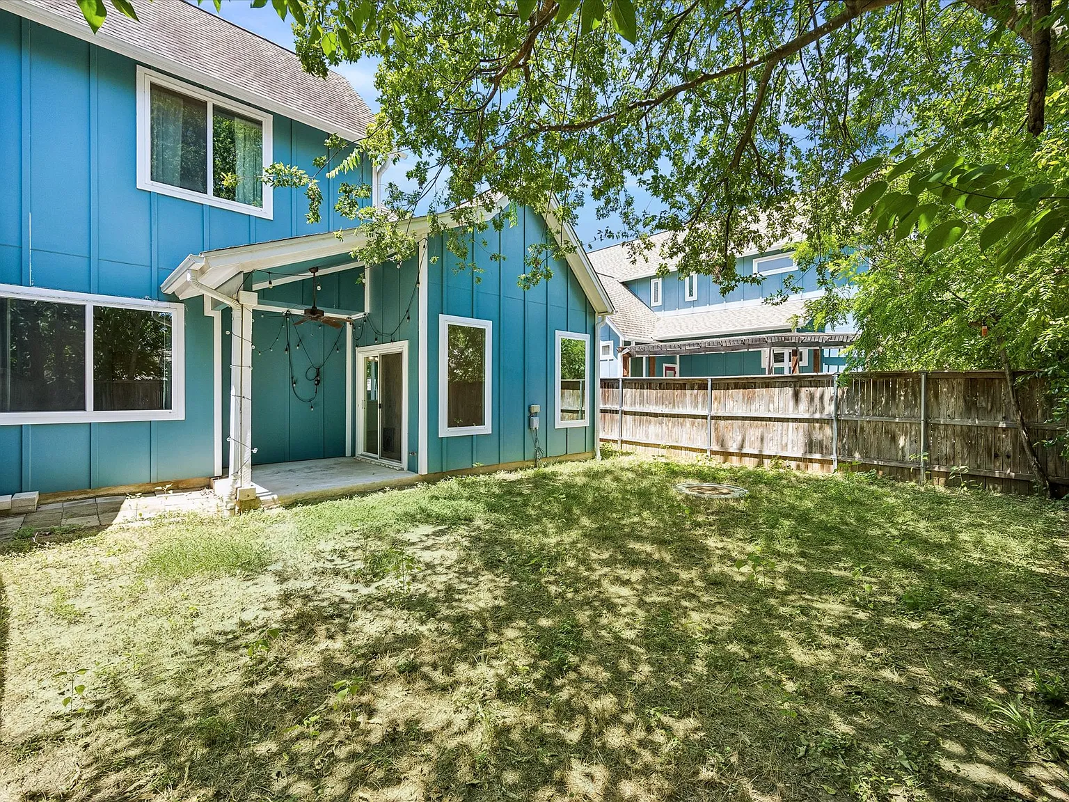 3 bed, 2.5 bath, 1792 sqft, $2,895 — Photo 2