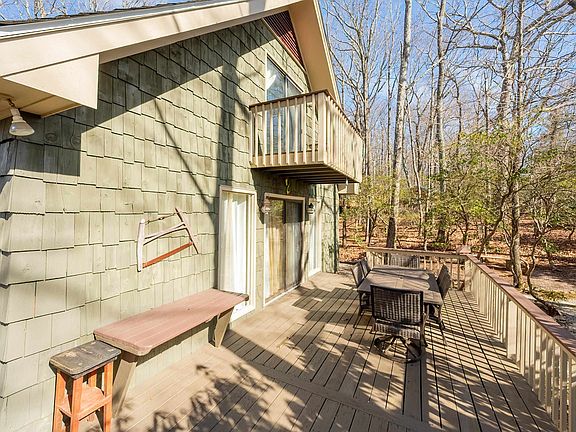 5th image of 12 Laurel Ln