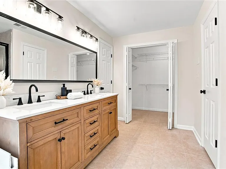 5527 Bridge Pointe Dr — Photo 21