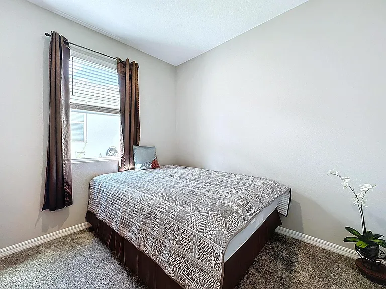 1042 Heirloom Dr — Photo 16