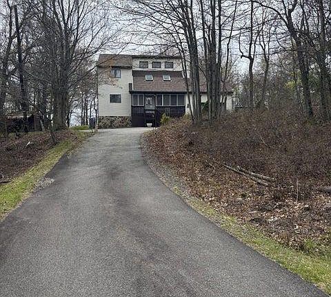 2nd image of 1298 Glade Dr S