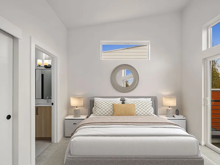 546 S Cloverdale St #D — Photo 8