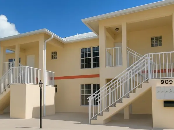 909 SW 47th Ter, Cape Coral, FL