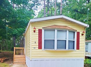 43910 30th St #11, Paw Paw, MI 49079