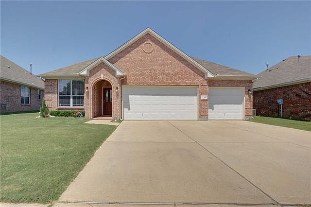 1st image of 721 Crownpoint Ct