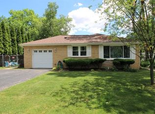 521 Rush St, Roselle, IL 60172