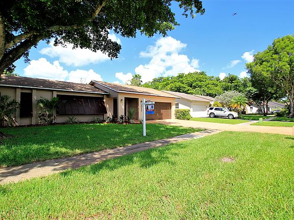 4th image of 5017 SW 87th Ave