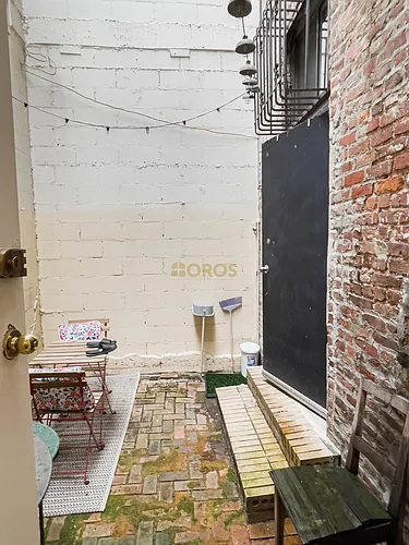 283 E 7th St #1C Photo 1