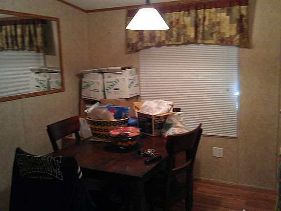 4th image of 208 Fresno Dr