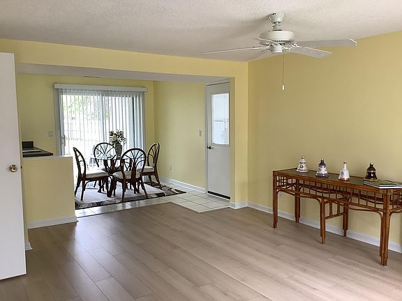3rd image of 4915 Sierra Ct