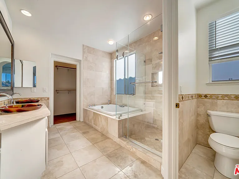 24819 Calle Cedro — Photo 14