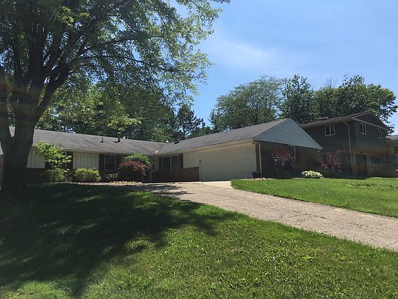 3rd image of 2516 Clarendon Dr