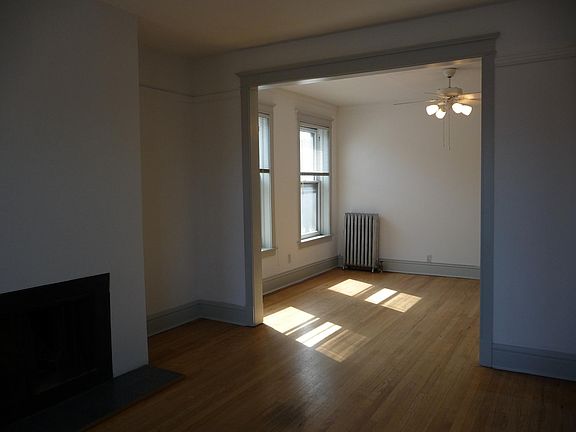 4th image of 4014 N Southport Ave #1