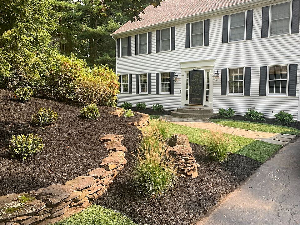 1st image of 16 Wellington Dr