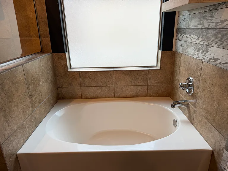 5936 Alexandria Dr — Photo 15