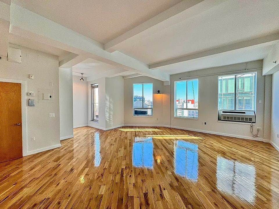 1st image of 29-28 41st Ave #1002