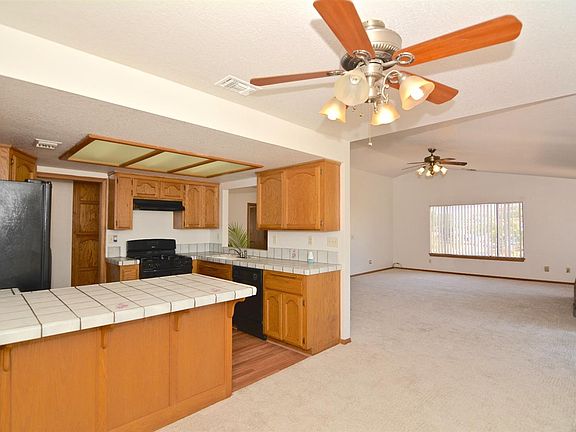 5th image of 22655 Pacific Ave