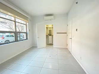 Rented by R New York