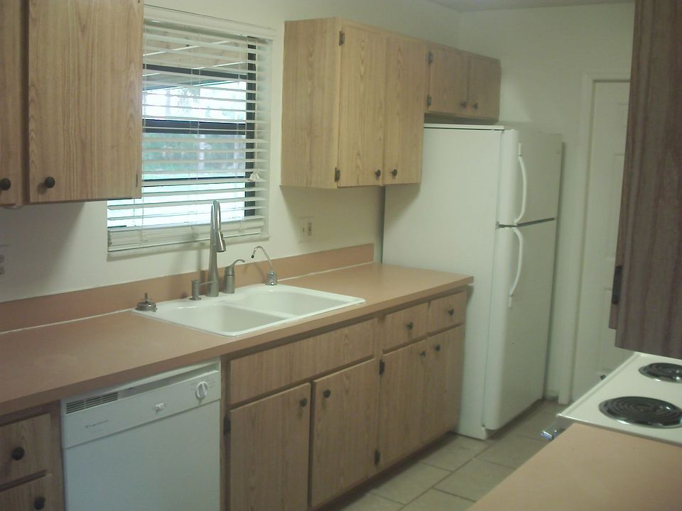 2nd image of 13747 41st Ln N