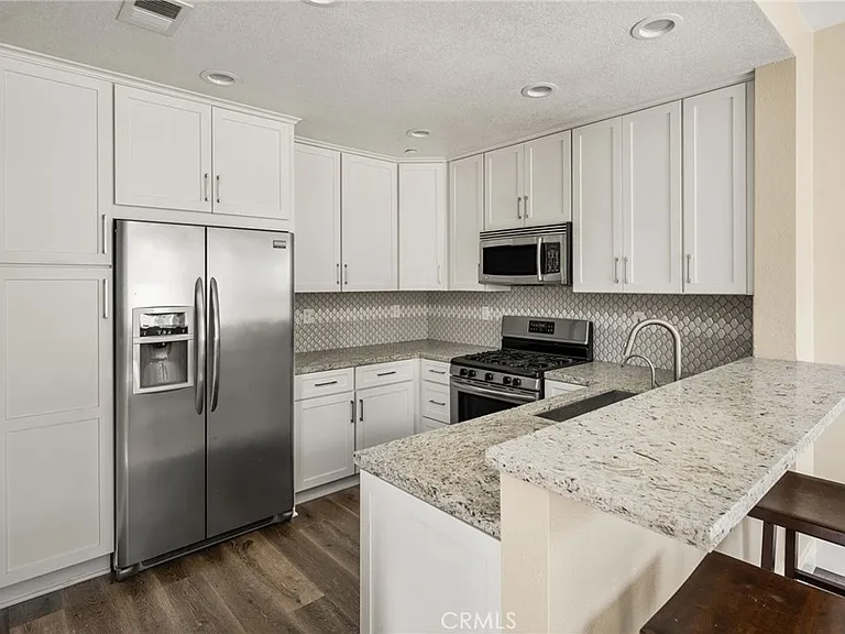 3441 E Berkshire Ct — Photo 17