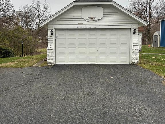 5th image of 8260 Clinton River Rd