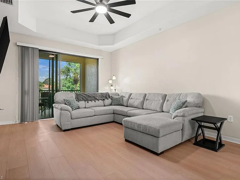 15121 Laguna Dr #102 — Photo 4