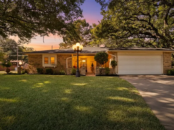 3905 Firethorn Dr, Arlington, TX 76017