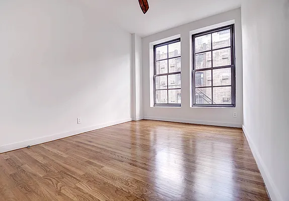 Rented by Urbane Brokerage | media 22