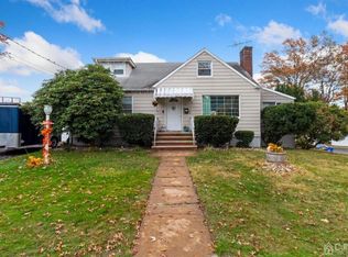 128 Floral St, Roselle, NJ 07203