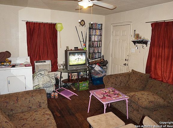 3rd image of 134 Alhaven Ave