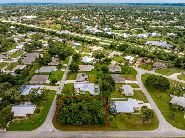 997 Claire Ave, Sebastian, FL 32958