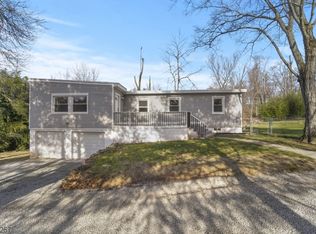 4 Mobus Ln, Warren, NJ 07059