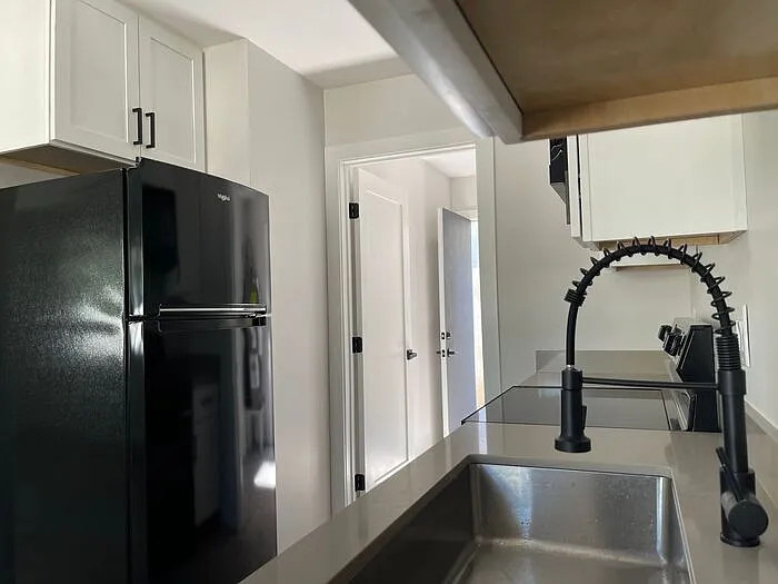2726 E Culver St #B — Photo 11