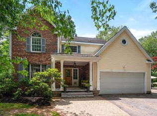 18 Wood St, Southborough, MA 01772