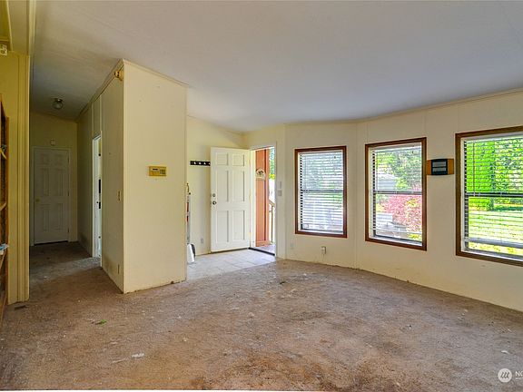 4th image of 5420 79th Avenue SE