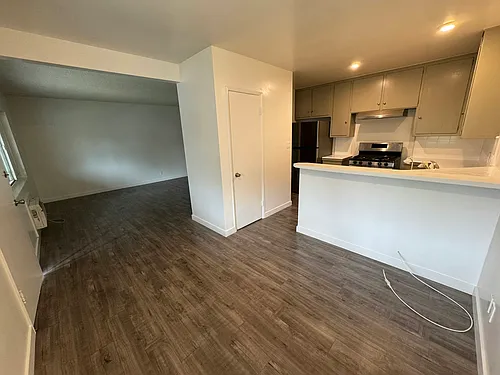 6436 Whitsett Ave #5 Photo 1