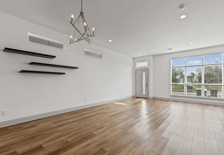 3136 Wayside Ave — Photo 2
