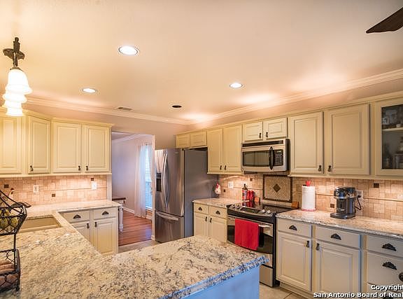 2nd image of 1016 Crimson Cove Dr