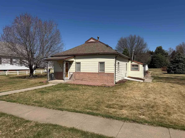 206 1st St, Platte Center, NE 68653